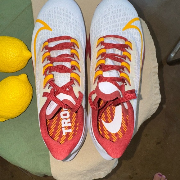 NEW! Nike Air Zoom Pegasus 37 USC-NWOT - Picture 12 of 15